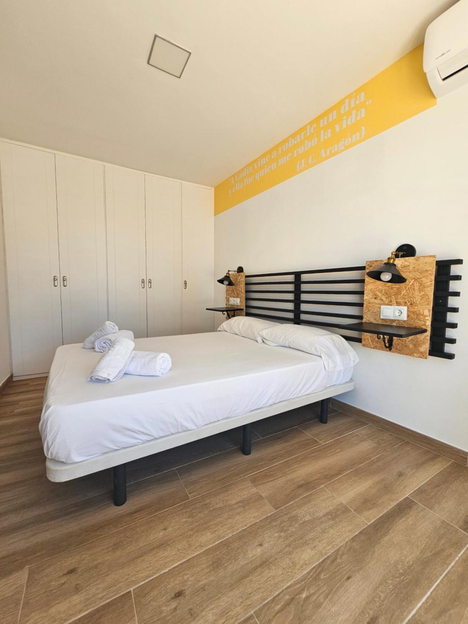 Apartamentos Plaza Santo Domingo Cádiz Buitenkant foto