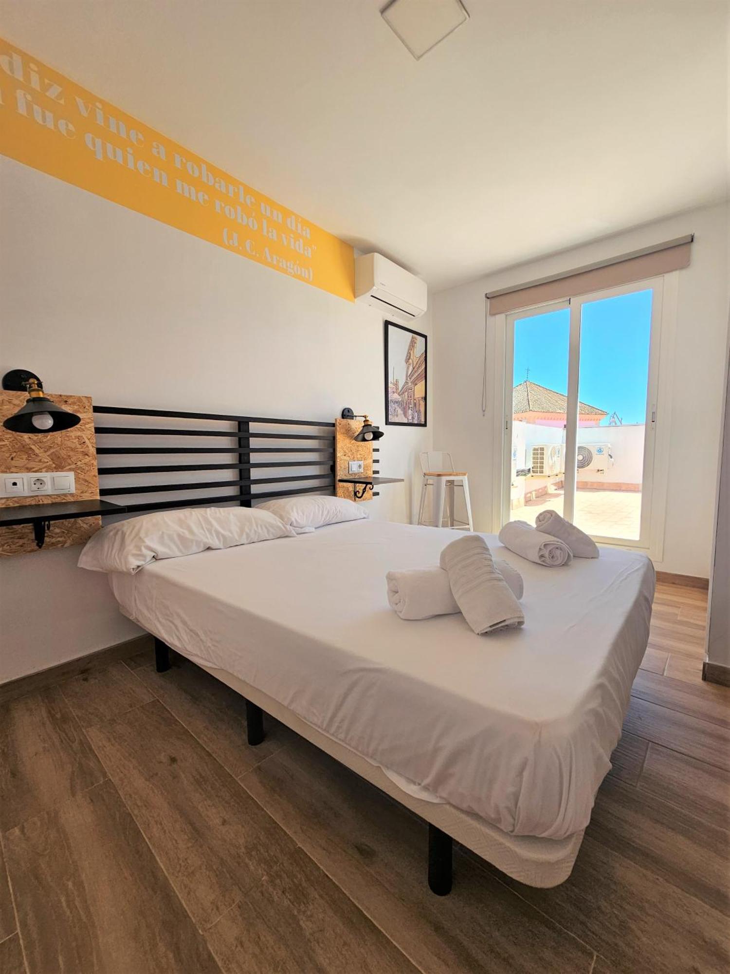 Apartamentos Plaza Santo Domingo Cádiz Buitenkant foto