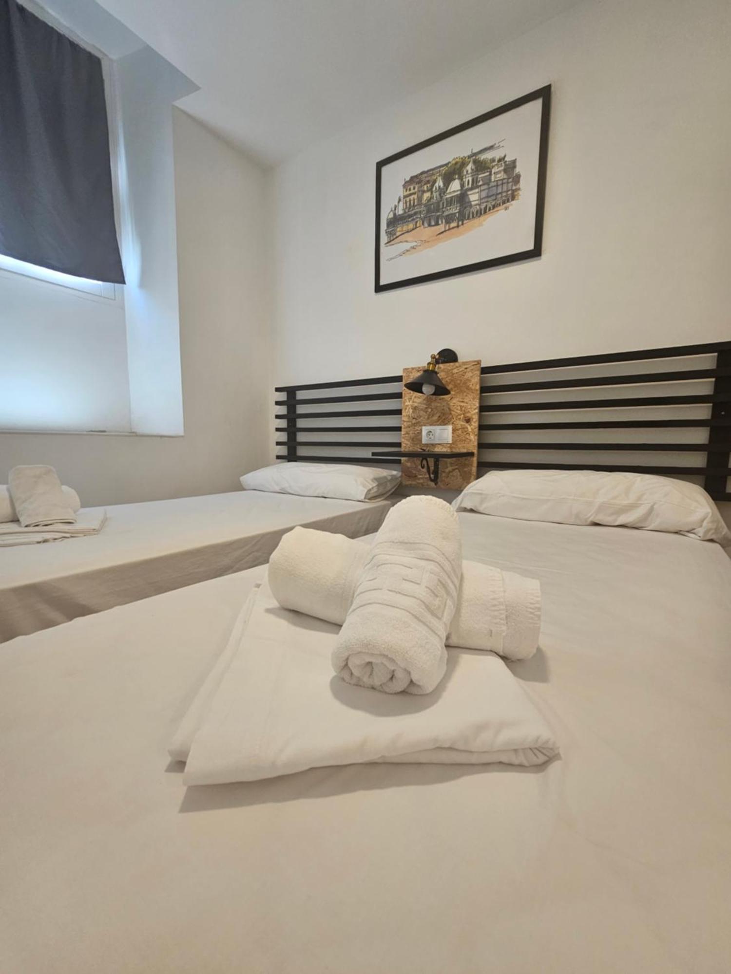 Apartamentos Plaza Santo Domingo Cádiz Buitenkant foto